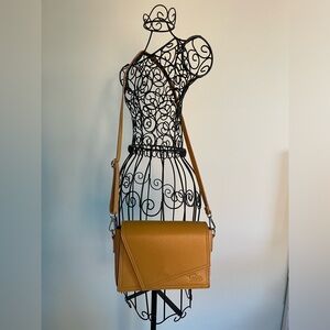 Mara’s Cross body bag in mustard /yellow leather